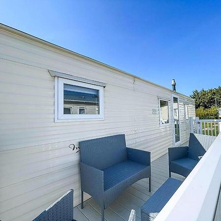 Gorgeous Caravan With Decking In Breydon Water Holiday Park, Ref 10081B Belton with Browston Extérieur photo